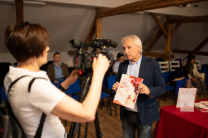 438204844 938404894748106 114774556733351287 n