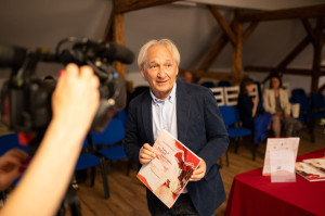 438222476 938404924748103 5837154612274342258 n