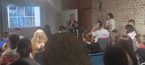 4 (4ca7a03b-c329-46c1-8430-c94489be878d)